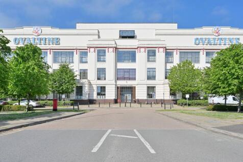 Ovaltine Court, Ovaltine Drive, Hemel... 2 bed flat for sale