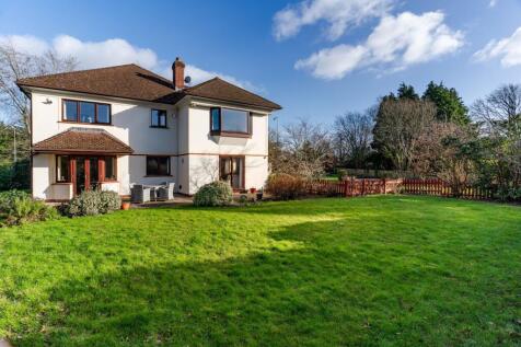 5 bedroom detached house for sale