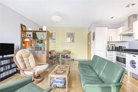 Elder Court, Herts SG13 2 bed apartment for sale