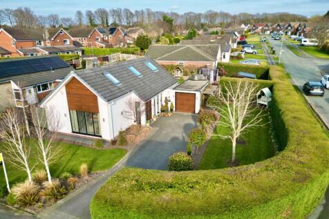 3 bedroom detached bungalow for sale