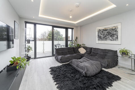 Tottenham Lane, Crouch End N8 2 bed apartment for sale
