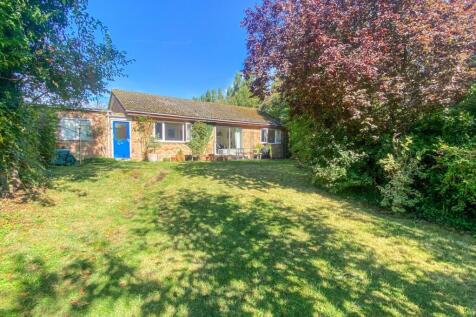 Brookfield Road, Coton, Cambridge 3 bed detached bungalow for sale