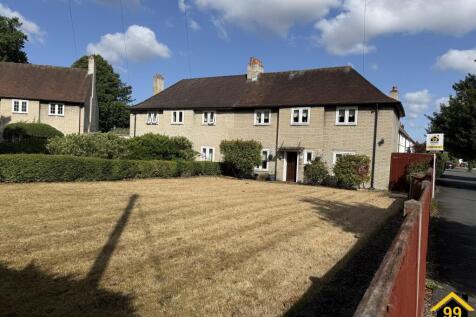 Nightingale Road, Carshalton, United... 3 bed semi