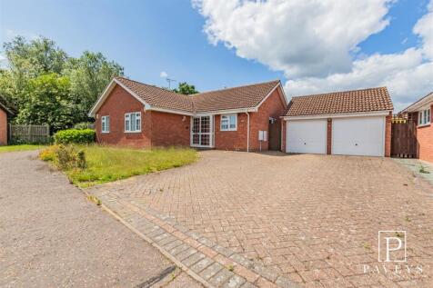 3 bedroom detached bungalow for sale
