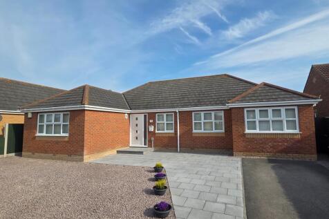 Hides Close, Ingoldmells PE25 4 bed bungalow for sale