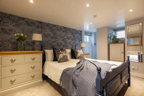 9 bedroom semi-detached house for sale