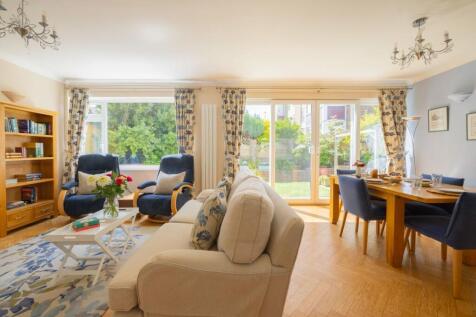 Milnthorpe Road, Eastbourne 4 bed detached house for sale