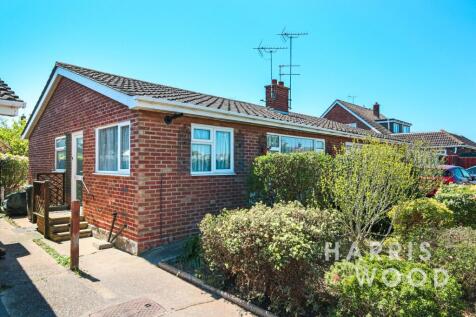 2 bedroom semi-detached bungalow for sale