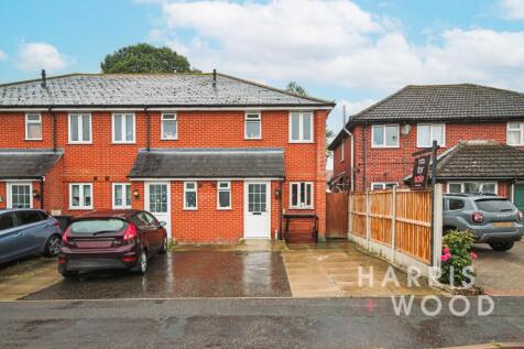 Adelaide Drive, Colchester, CO2 2 bed end of terrace house for sale
