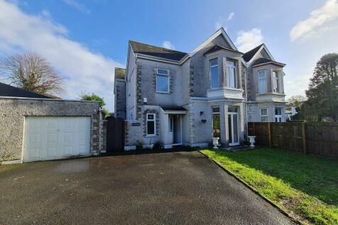 4 bedroom semi-detached house for sale