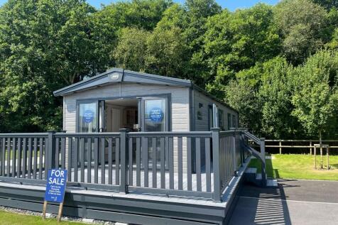 2 bedroom lodge for sale