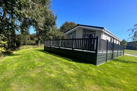 2 bedroom lodge for sale