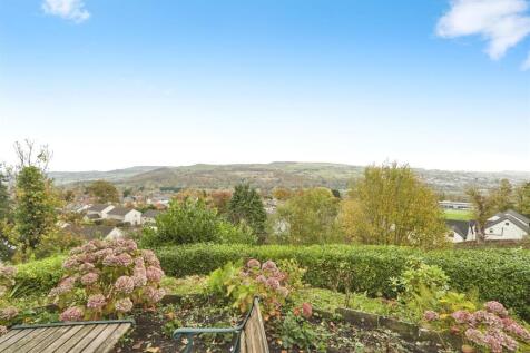 Spring Gardens Lane, Keighley, BD20 6LS 6 bed semi
