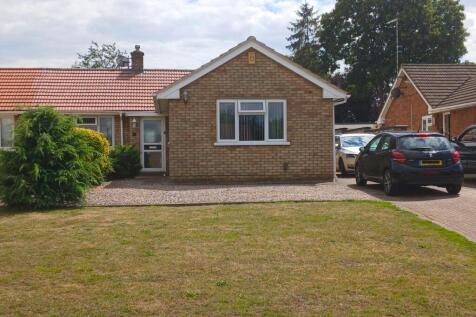 3 bedroom semi-detached bungalow for sale