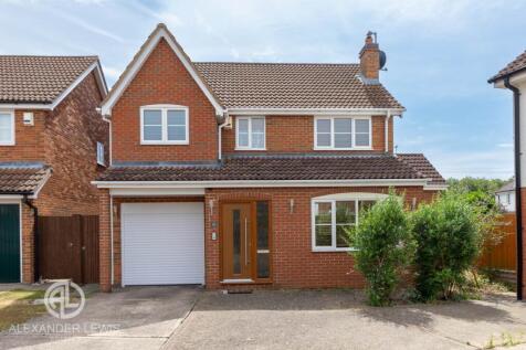 4 bedroom detached house for sale