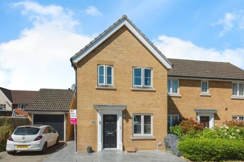 3 bedroom semi-detached house for sale