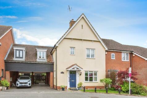 3 bedroom link detached house for sale