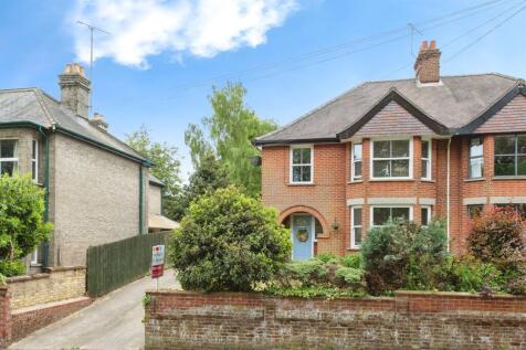 4 bedroom semi-detached house for sale