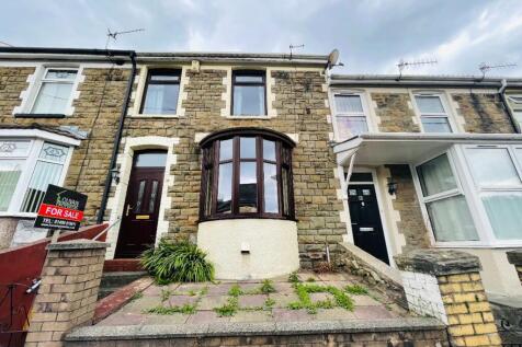 Grosvenor Road, Abertillery. NP131PA 2 bed terraced house for sale