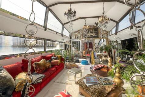 Houseboat, Imperial Wharf, London, SW6 2 bed detached house for sale
