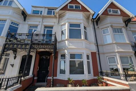 9 bedroom terraced house for sale