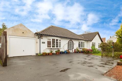4 bedroom detached bungalow for sale