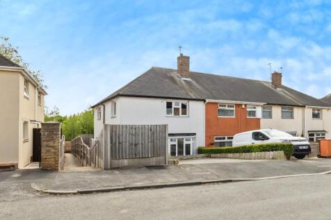3 bedroom end of terrace house for sale
