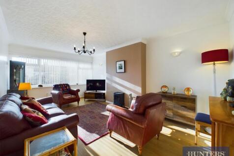 2 bedroom semi-detached bungalow for sale