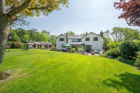 5 bedroom detached house for sale