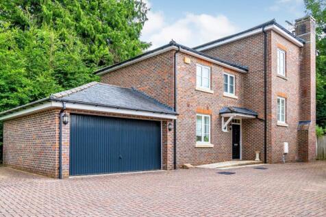 6 bedroom detached house for sale