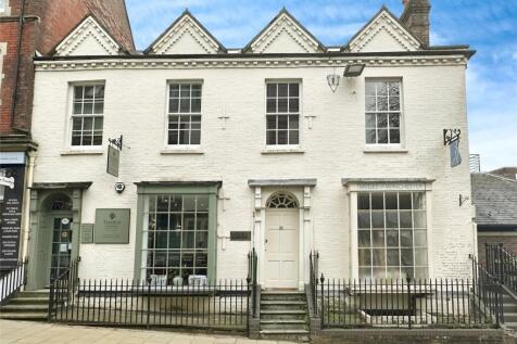High Street, Winchester, Hampshire 2 bed apartment for sale