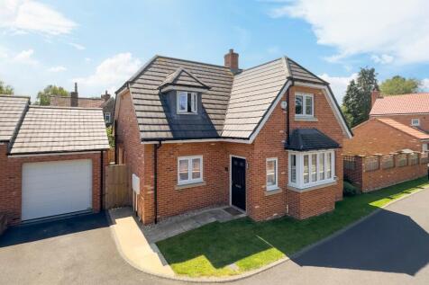 4 bedroom detached house for sale