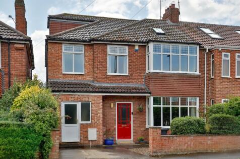 4 bedroom semi-detached house for sale