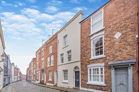 3 bedroom terraced house for sale
