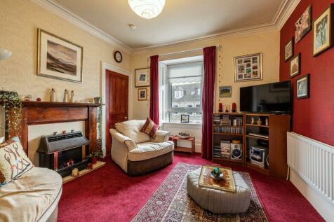 3 bedroom flat for sale