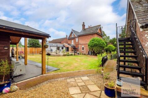Staitheway Road, Norwich NR12 6 bed detached house for sale