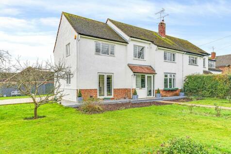 4 bedroom semi-detached house for sale