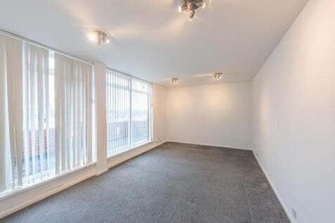 3 bedroom flat for sale