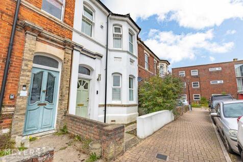 Market Close, Poole BH15 4 bed terraced house for sale