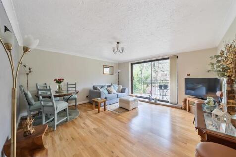 59 Surrey Road, Poole BH12 2 bed apartment for sale