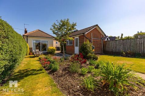 2 bedroom detached bungalow for sale