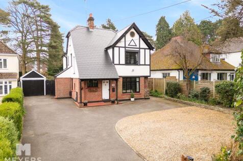 New Road, Ferndown BH22 5 bed detached house for sale