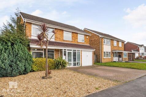 Wollaton Road, Ferndown BH22 4 bed detached house for sale