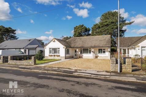 4 bedroom detached bungalow for sale