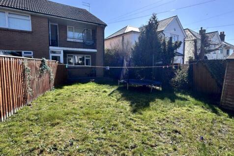 Stanley Green Road, Poole BH15 2 bed flat for sale