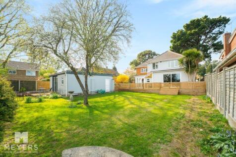 Ringwood Road, Ferndown BH22 4 bed detached house for sale