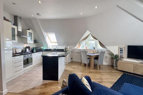 6a Birds Hill Road, Poole BH15 2 bed apartment for sale
