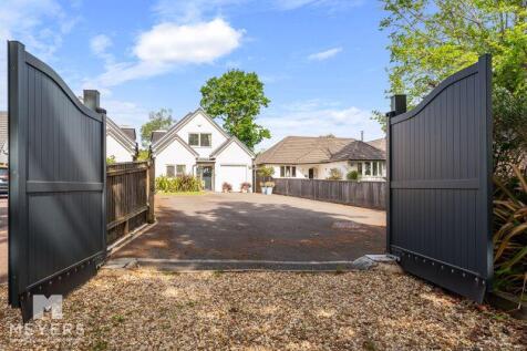 Dudsbury Road, Ferndown BH22 4 bed detached house for sale