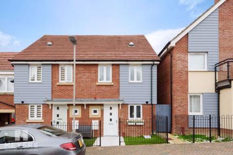 Mannock Way 2025, Poole BH17 3 bed end of terrace house for sale