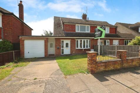 Constance Avenue, Lincoln... 3 bed semi